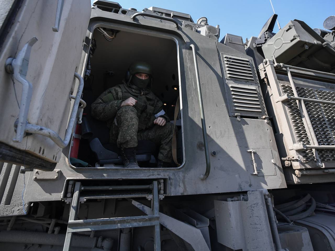 Силы ПВО за сутки сбили три снаряда HIMARS и более тысячи БПЛА