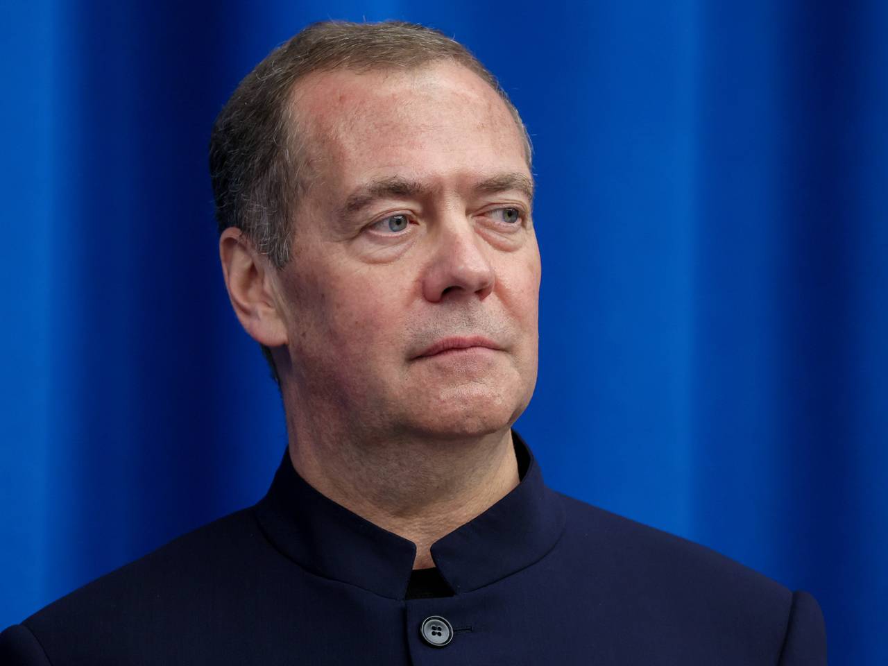 Медведев призвал скорее внедрить биометрический контроль мигрантов на границе