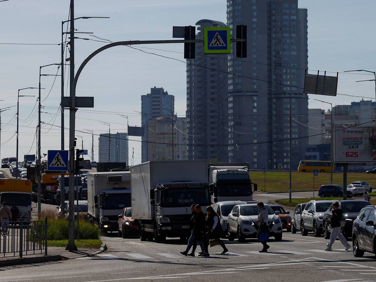 Армия России снова ударила по мосту в Киеве