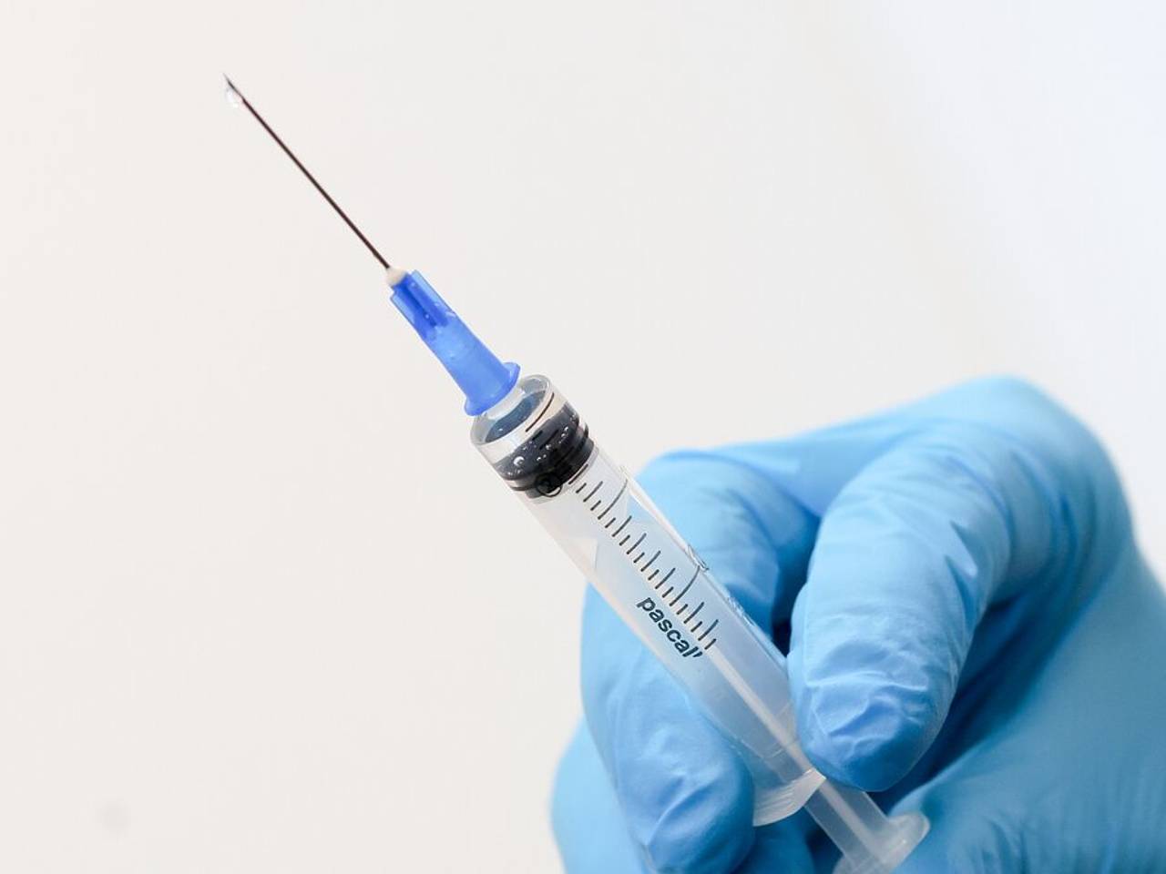 В российских больницах появится отечественная вакцина от приводящего к онкологии вируса