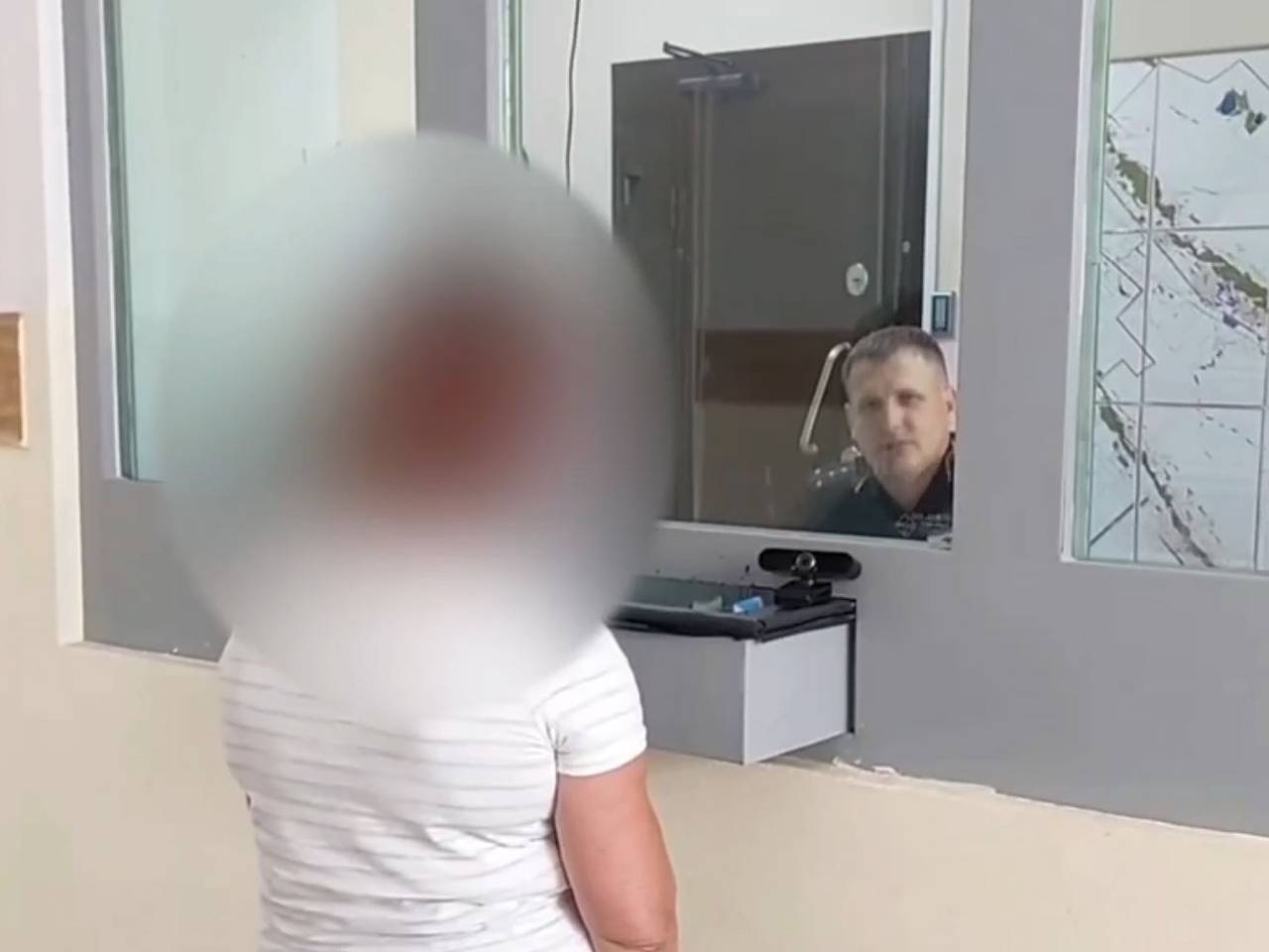 Таксист спас россиянку от киберпреступников