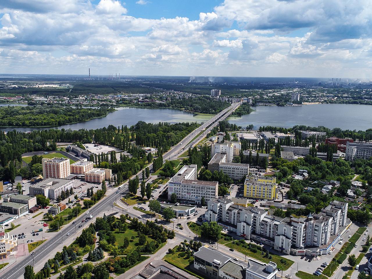 БПЛА самолетного типа упал на жилой дом в столице российского региона