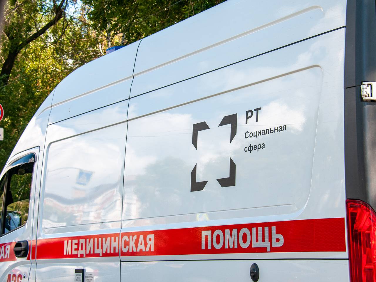 В Калининграде пенсионерка поймала выпавшего из окна четвертого этажа ребенка