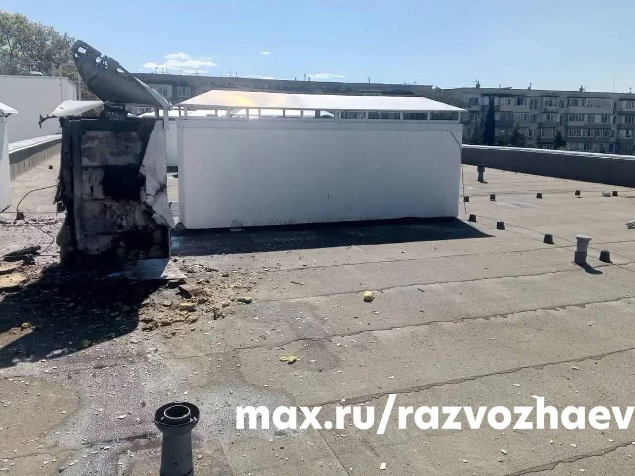 Появились кадры с загоревшимся после атаки ВСУ детсадом в российском портовом городе