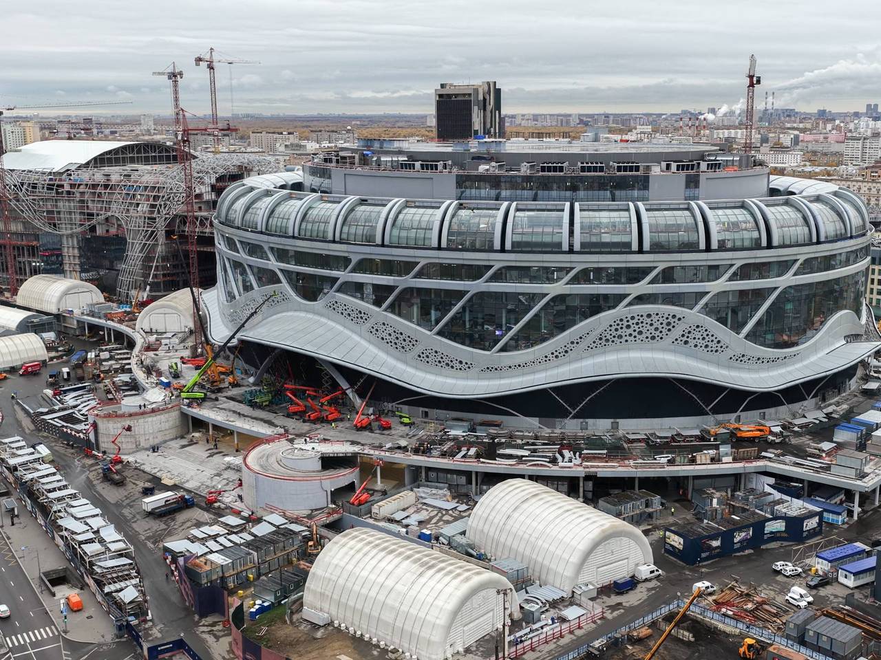 Мэр Москвы проверил строительство нового спорткомплекса «Олимпийский»