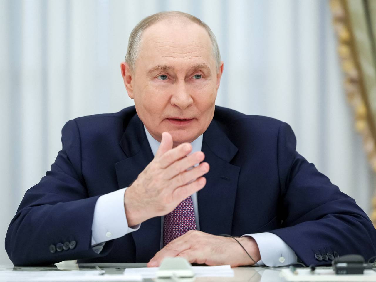 Путина пригласили провести «Разговоры о важном» с российскими школьниками