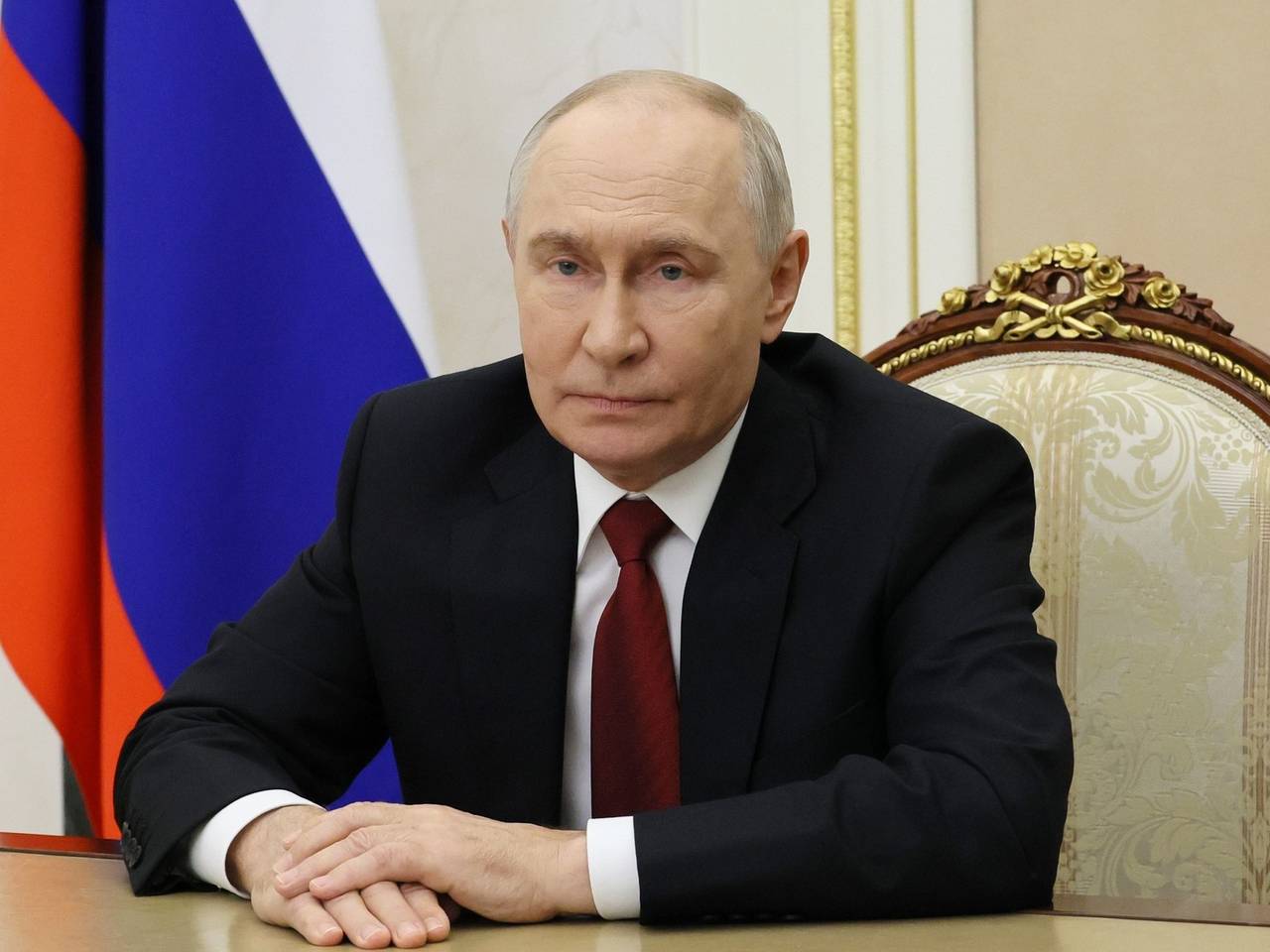 Путин поручил рассмотреть вопрос создания центра программных технологий
